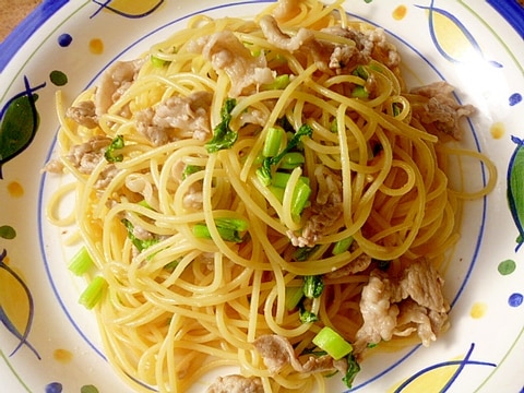 ニンニクが香る♪豚肉と大根の葉の和風パスタ